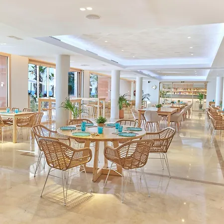 锡切斯桑威海滩高尔夫及spa酒店 4*