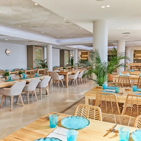 锡切斯桑威海滩高尔夫及spa酒店 4*