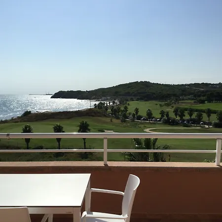 锡切斯桑威海滩高尔夫及spa酒店 4*