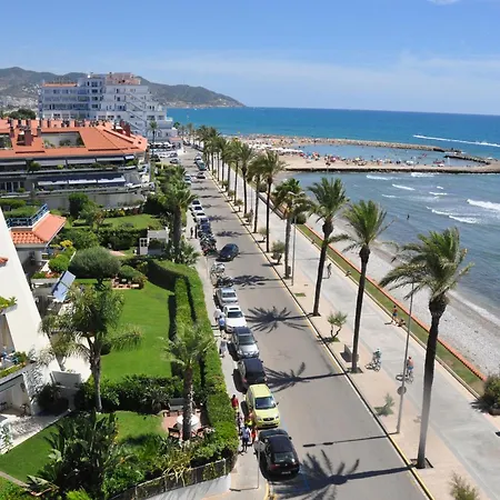 锡切斯桑威海滩高尔夫及spa酒店